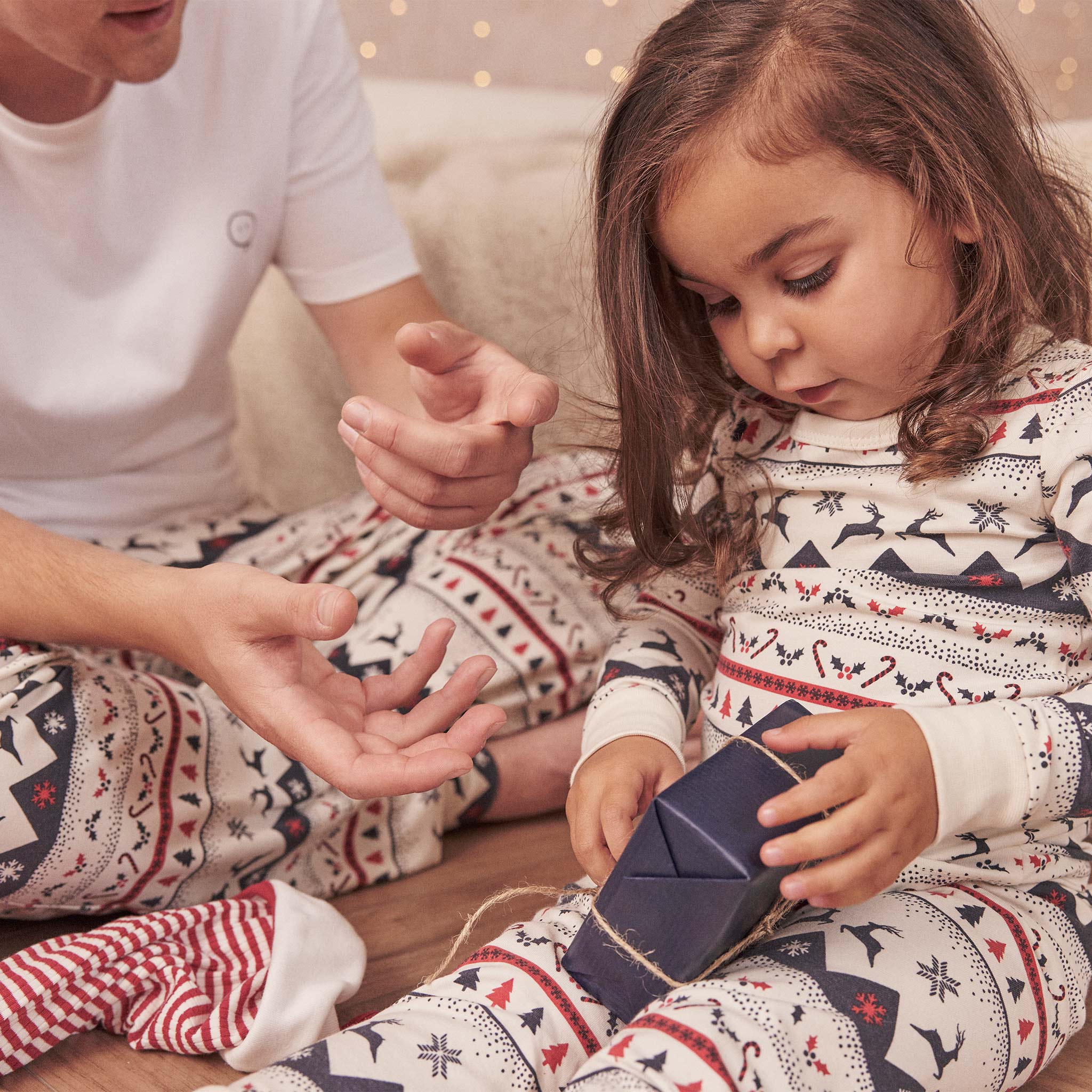 Fairisle_Papa_Pyjama_Bottoms_Papa_T-shirt_White_Fairisle_Mama_Pyjamas_Fairisle_Pyjamas_Fairisle_Zip-Up_Sleepsuit_591